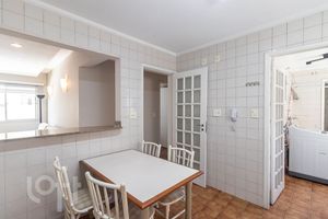 Image 17 - 340163