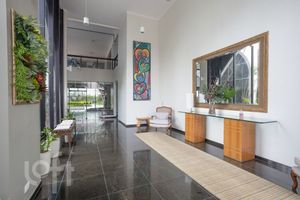 Image 30 - 340299