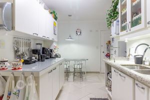 Image 18 - 340743