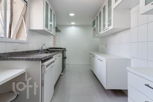 Image 19 - 340882