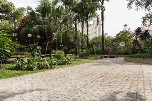 Image 25 - 341109