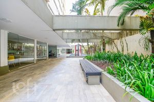 Image 22 - 341257