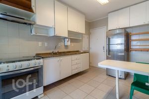 Image 18 - 341598