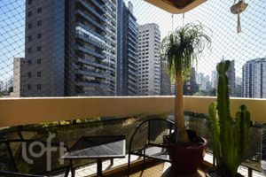 Image 12 - 341697