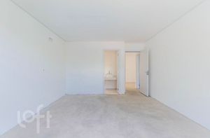 Image 17 - 341984