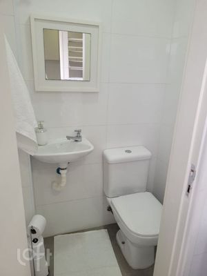 Image 19 - 344940
