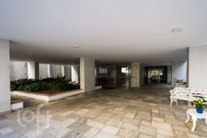 Image 9 - 347181