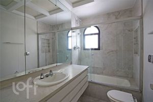Image 9 - 347849