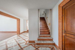 Image 3 - 348428