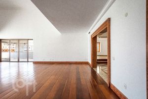 Image 23 - 348428