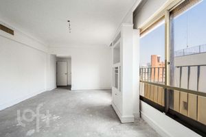 Image 8 - 348428