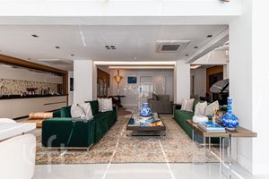 Image 15 - 348674