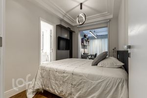 Image 32 - 348674