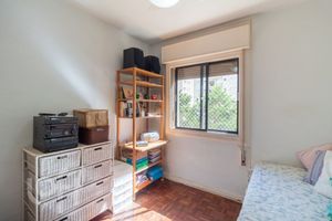 Image 19 - 349237