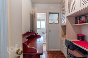 Image 46 - 349237