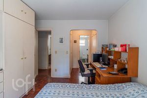 Image 10 - 349237