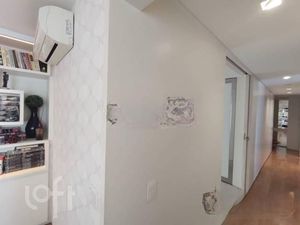 Image 44 - 351052