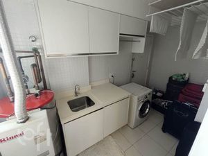 Image 38 - 351052