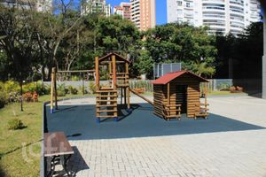 Image 20 - 351211