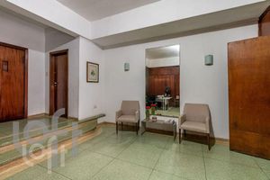 Image 25 - 351528