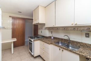 Image 18 - 352030
