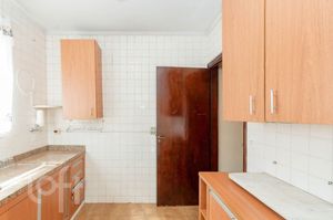 Image 17 - 352152
