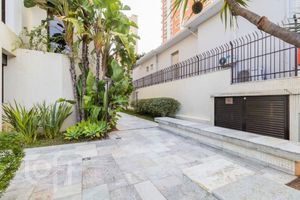 Image 8 - 352952