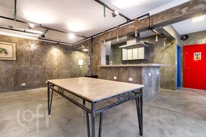 Image 21 - 353301