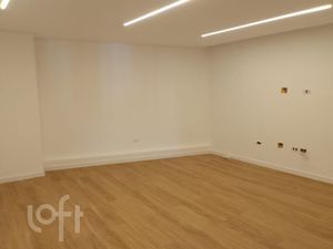 Image 26 - 353332