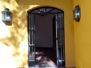 Image 23 - 353332