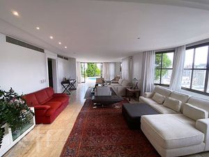 Image 31 - 353566
