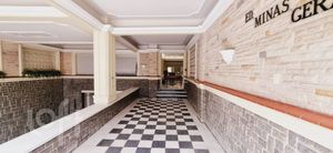 Image 23 - 353698