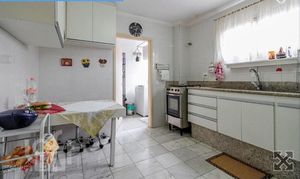Image 31 - 353880