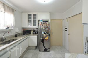 Image 13 - 353880