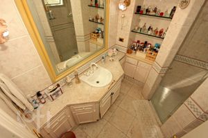 Image 19 - 354036