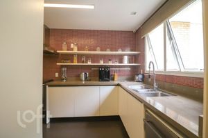 Image 100 - 354537