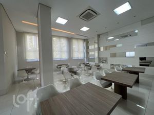 Image 30 - 355053