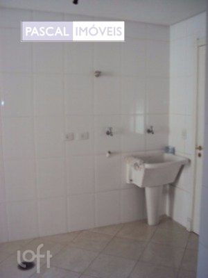 Image 9 - 355235