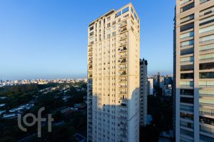 Image 33 - 357382