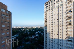 Image 35 - 357382