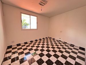 Image 30 - 357885