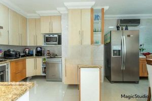 Image 10 - 359350