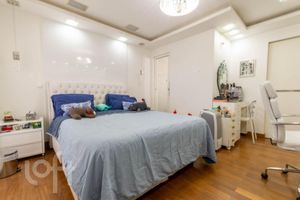 Image 35 - 359754