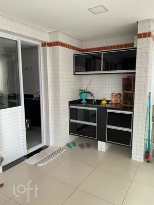 Image 18 - 364817