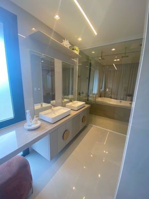 Image 13 - 366525