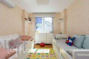 Image 19 - 366536