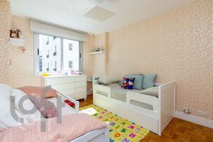 Image 17 - 366536