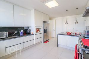 Image 20 - 366900