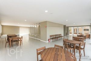 Image 22 - 368082