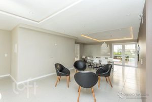 Image 19 - 368082